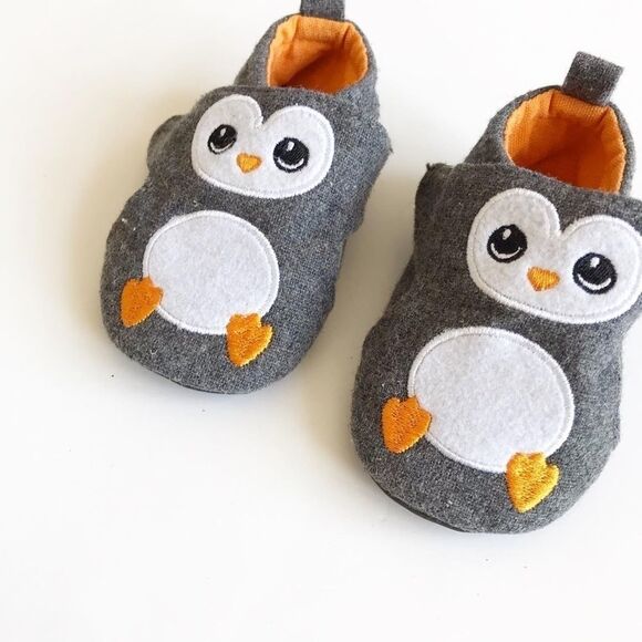 H&M gray penguin soft sole shoes EUC 1-2 months - Picture 2 of 4